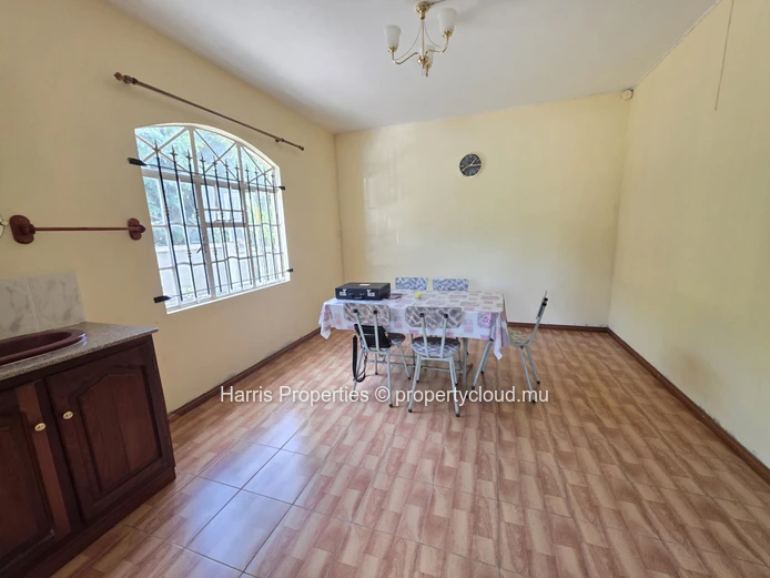 Spacieuse maison familiale à vendre à Fond du Sac – Emplacement de choix sur la route principale