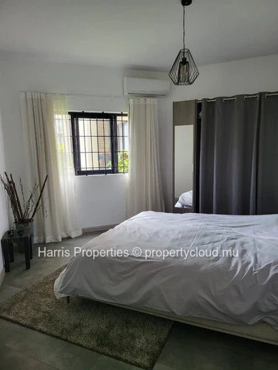 Appartement en rez-de-chaussée en bord de mer – Flic en Flac (Mandat exclusif)
