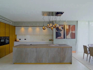 7 Bedroom Villa