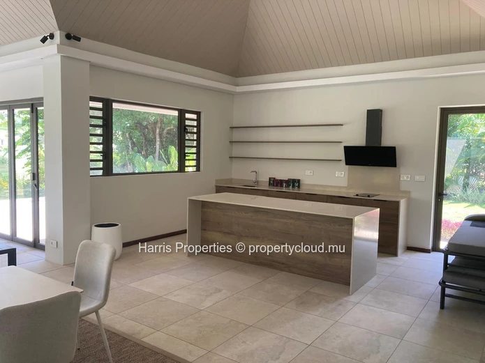 Villa For Sale – Beau Champ, In The Heart Of The Golf Course