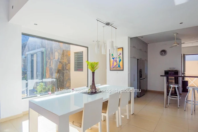 For sale 235 m2 RES villa to enjoy a perfect blend of modern luxury and comfort