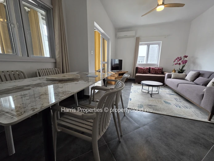 Modern first floor apartment for rent in Pereybere