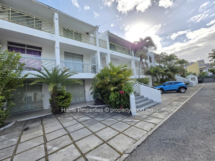 Charming apartment for rent in a secure residence in Pereybere