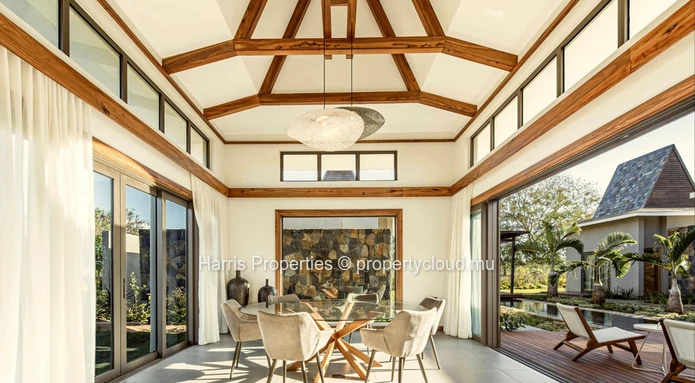Sumptuous Balinese style villa for sale in Balaclava  