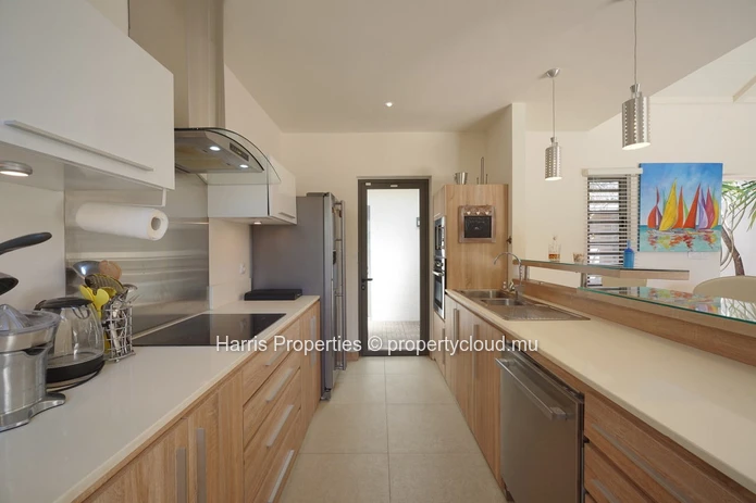 Exquisite RES villa for sale in a secure residential complex in the heart of Grand Baie