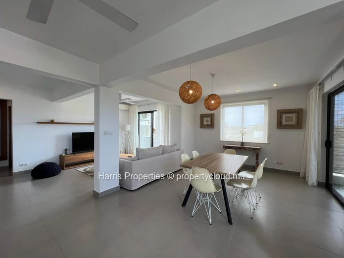 Charming second-floor apartment for sale in Pereybere