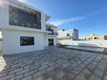 4 Bedroom Villa