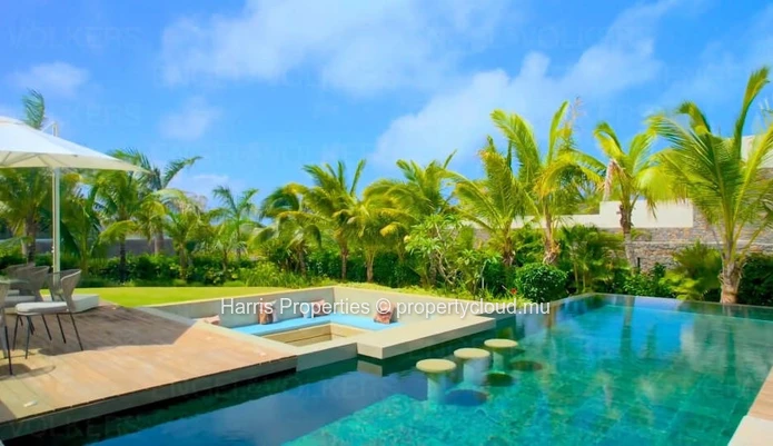 Stunning Luxury Villa for Sale – Golf Course Community, East