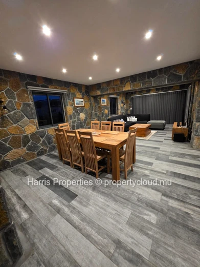 Stunning Modern Villa for Rent – Grand Gaube
