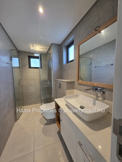 High standard G+2 apartment project with sea view located in Pointe aux Canonniers