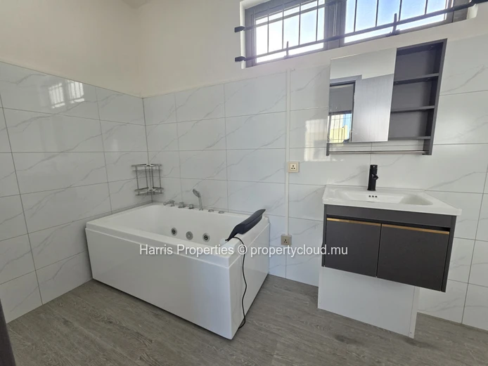 Duplex individuel neuf à vendre à Grand Baie