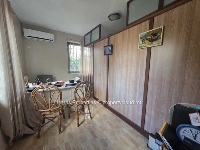 Beautiful rustic-style ground floor apartment for rent in Pointe aux Piments
