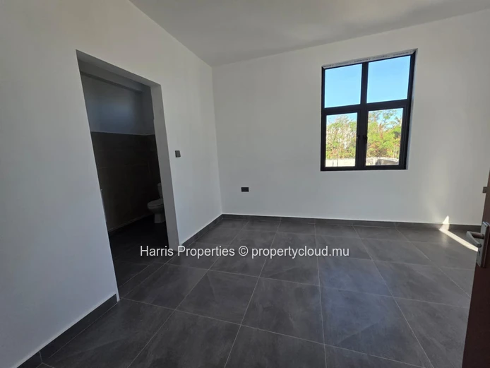 FOR SALE – New beautiful villa in Grand Gaube (Sole Mandate)