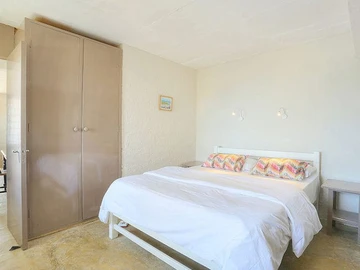 11 Bedroom Stock in Trade