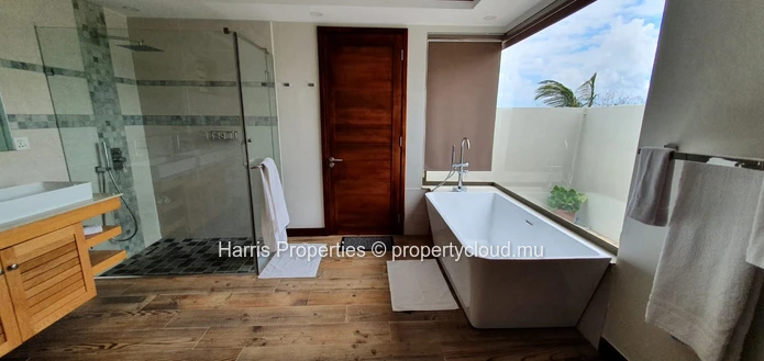 Sumptuous villa of 4 Bedrooms for sale - BALACLAVA SECTOR