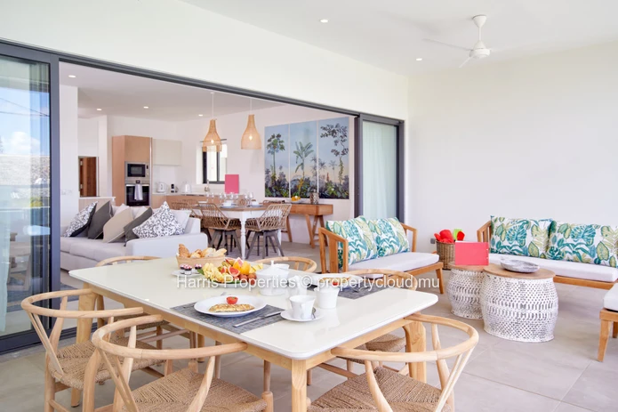 G+2 apartment – Pointe aux Canonniers (2 minutes by car from Mont Choisy beach)