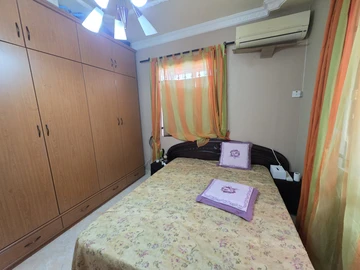 5 Bedroom House