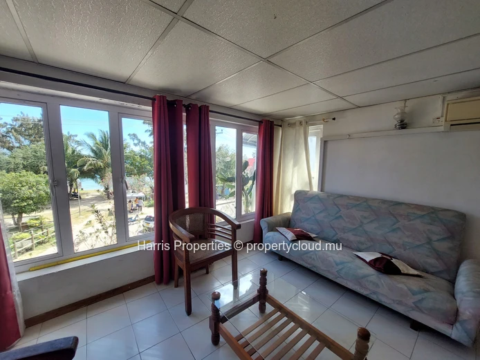 3 bedroom apartment for rent on the second floor in Cap Malheureux