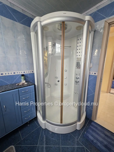 Spacious Individual House for Rent in Pereybere