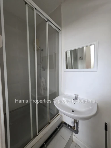 Charming apartment for rent in a secure residence in Pereybere