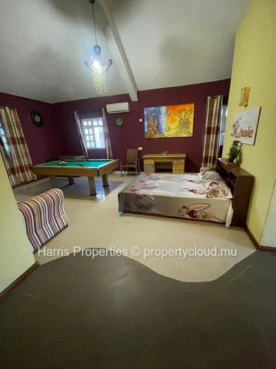 Stylish second-floor penthouse for rent in Pointe aux Piments.