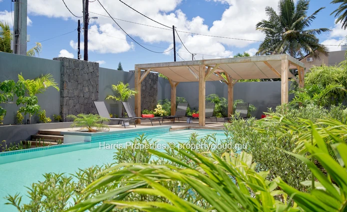 G+2 apartment – Pointe aux Canonniers (2 minutes by car from Mont Choisy beach)