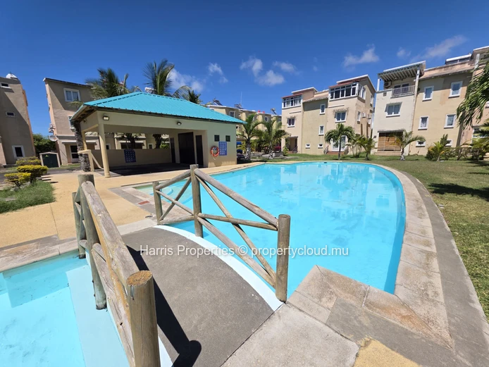 Triplex à vendre à Grand Gaube – Résidence sécurisée