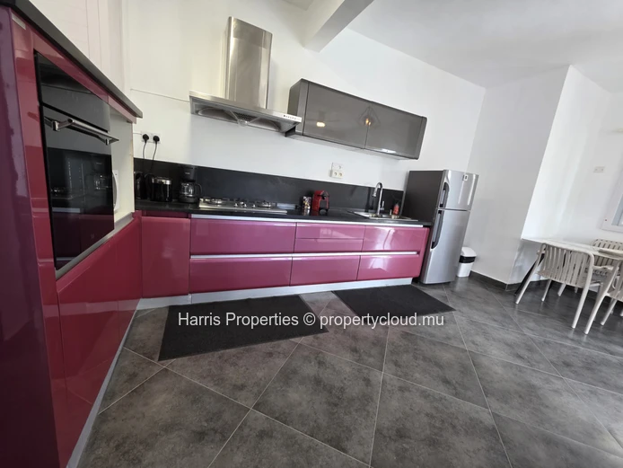 Modern first floor apartment for rent in Pereybere