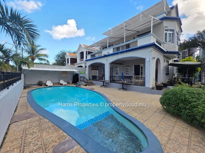 Magnificent Duplex for Rent – Trou aux Biches