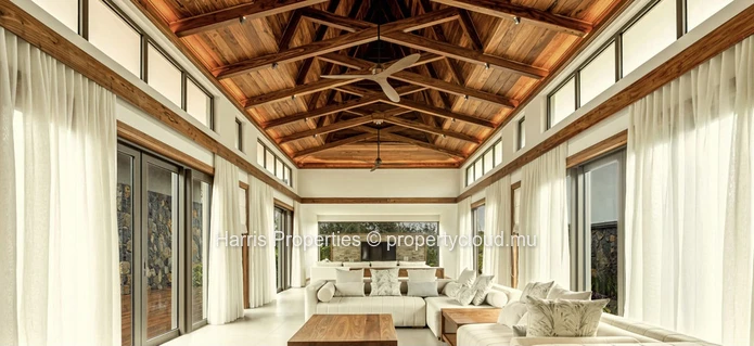 Sumptuous Balinese style villa for sale in Balaclava  