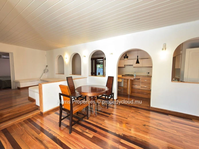 Beautiful single-story villa for rent in Bain Boeuf