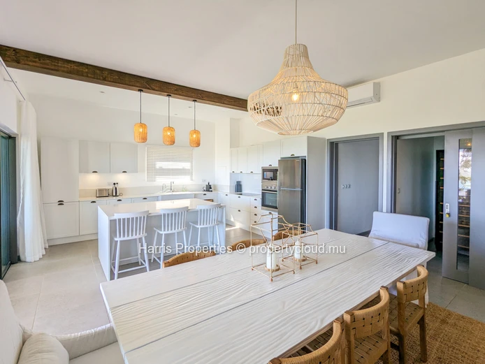 For rent beautiful 4 bedrooms apartment offering a panoramic view of the lagoon - ST ANTOINE