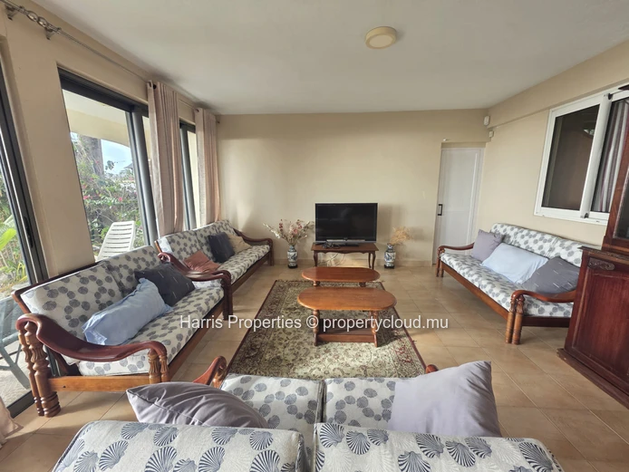Beautiful rustic-style ground floor apartment for rent in Pointe aux Piments