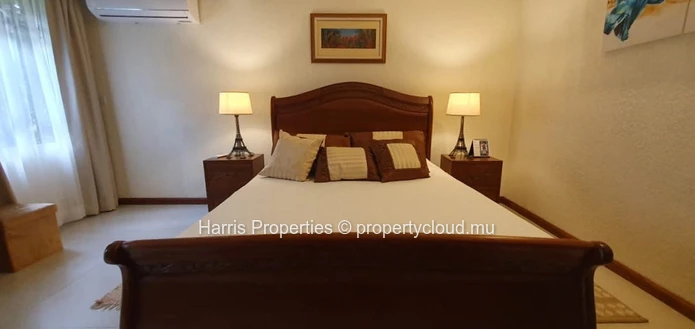 Sumptuous 3 bedrooms waterfront villa for sale - Calodyne