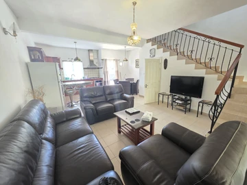2 Bedroom Townhouse, Duplex