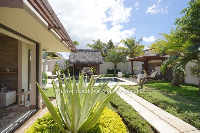 Exquisite RES villa for sale in a secure residential complex in the heart of Grand Baie