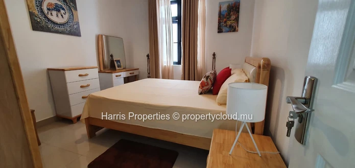Modern & bright apartment on second floor for rent in Pereybere 