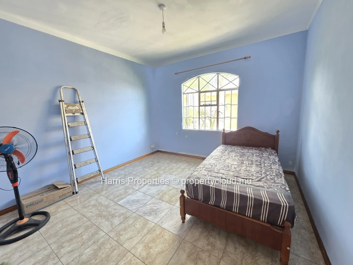 Spacieuse maison familiale à vendre à Fond du Sac – Emplacement de choix sur la route principale