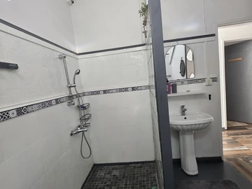 7 Bedroom Apartment
