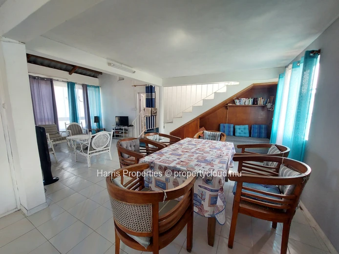 3 bedroom apartment for rent on the second floor in Cap Malheureux