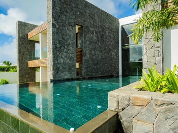 5 Bedroom Villa