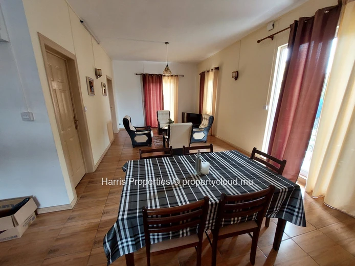 First floor furnished apartment for rent in Vale 