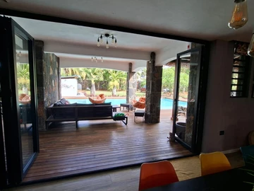 6 Bedroom Villa