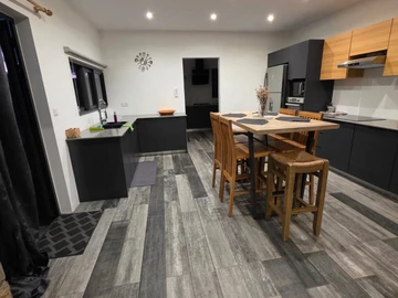 6 Bedroom Villa