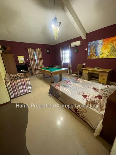 Stylish second-floor penthouse for rent in Pointe aux Piments.