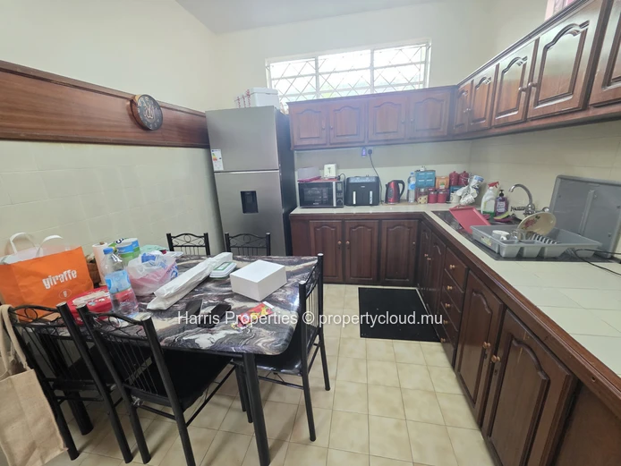 Bel appartement au rez-de-chaussée à louer à Bain Bœuf