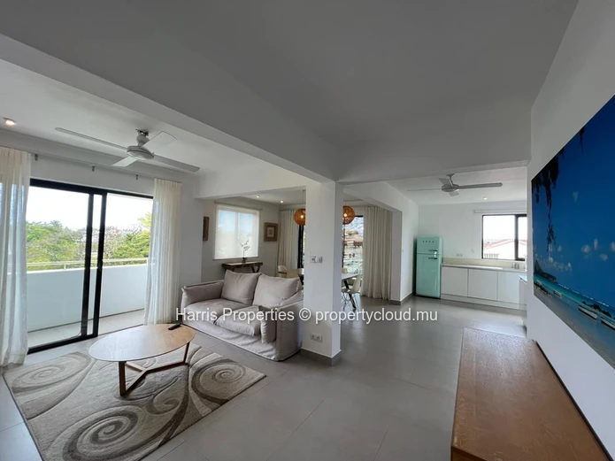 Charming second-floor apartment for sale in Pereybere