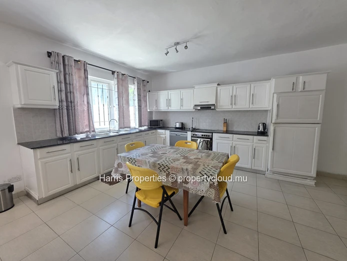 Grande maison individuelle à vendre à Grand Gaube