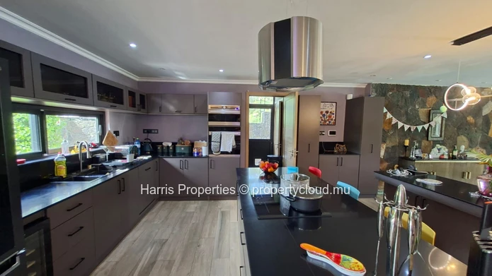 For Sale – Stunning Villa In Balaclava 