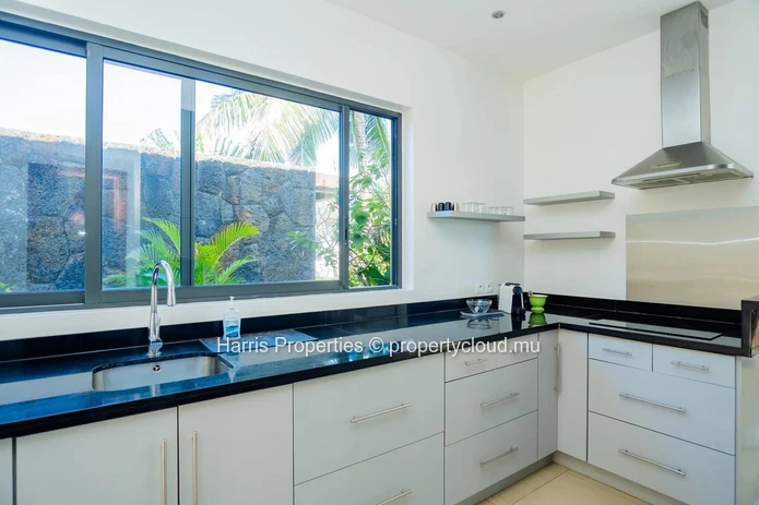 For sale 235 m2 RES villa to enjoy a perfect blend of modern luxury and comfort